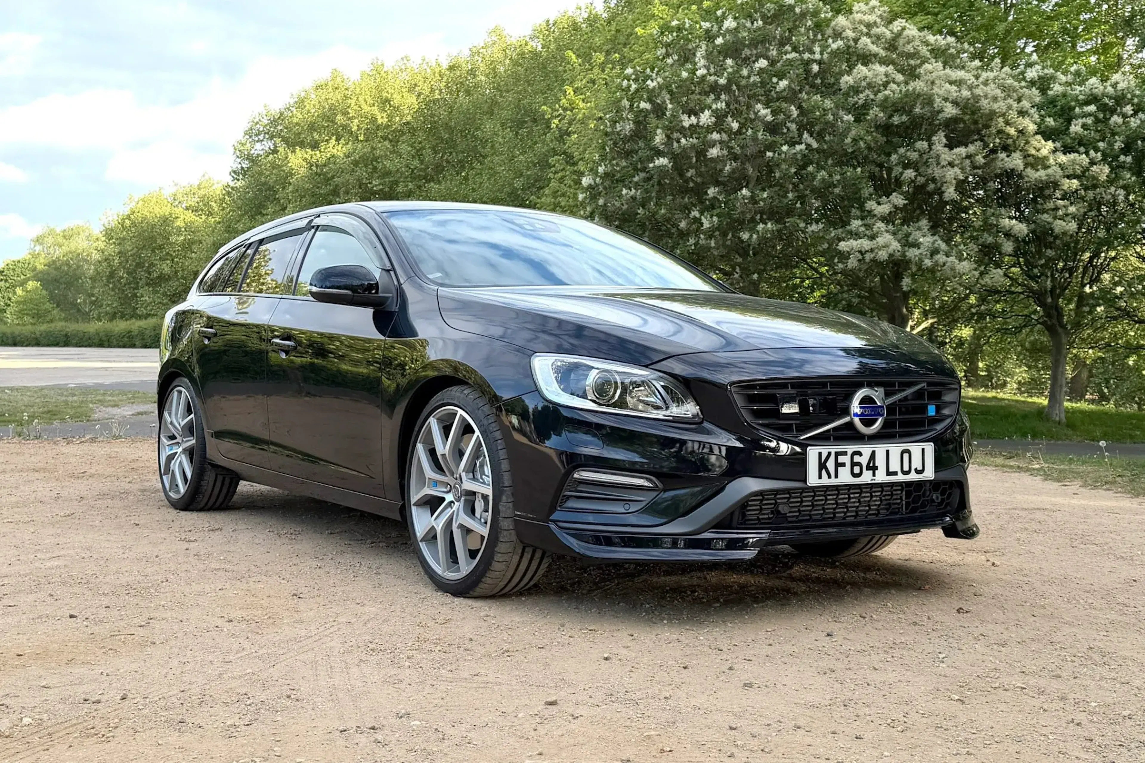 2015 Volvo V60 VIN YV1FWA9H6F1244944 | Hagerty Valuation Tools®